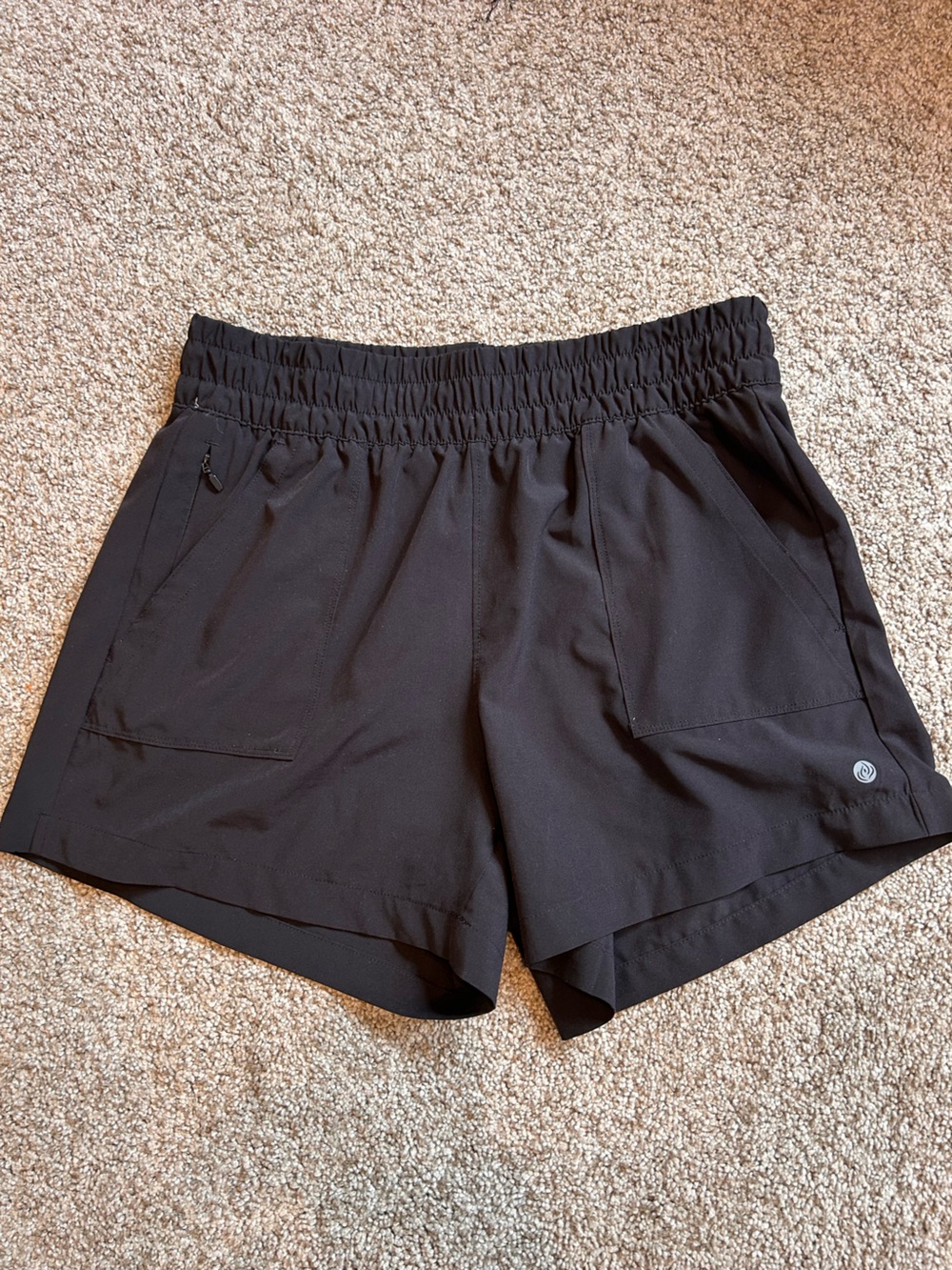 Apana lightweight black shorts. Hiking. Running. Outdoor. Athleisure. Zip pocket
